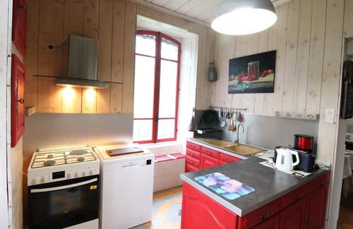 Saint-Saturnin Cottage | Cozy Gite Saint-Saturnin: Family-Friendly with Spa Access