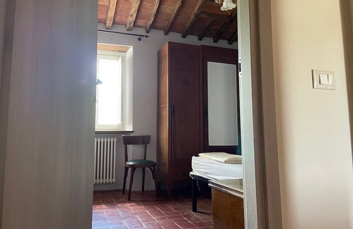 Querceta Apartment | Tranquil Casa nel Verde: 4 km from the Beach & Olive Groves