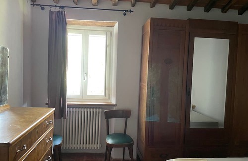 Querceta Apartment | Tranquil Casa nel Verde: 4 km from the Beach & Olive Groves