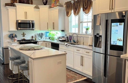 Youngsville House | Cozy Private Room at Sugar Mill Pond with Spa & Hot Tub