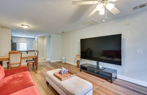 Carrollwood House | Pet-Friendly Tampa Retreat - Close to Busch Gardens!