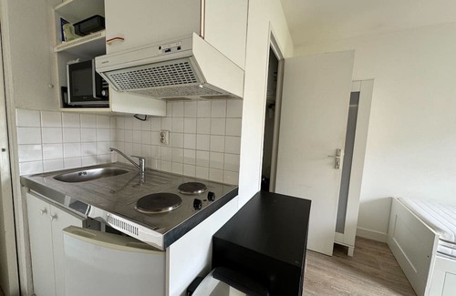 Centre Ancien Apartment | Cozy Studio with Kitchen in Central Caen