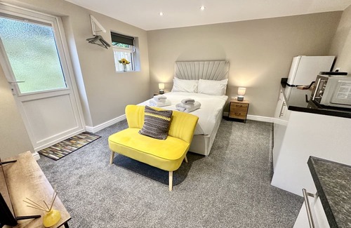 York Cottage | Cozy Firs Nook Bungalow with Parking for Perfect Getaways