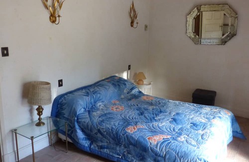 Les Baumettes Villa | Cozy Mas Provencal Dans la Pinède - Pet & Child Friendly Stay