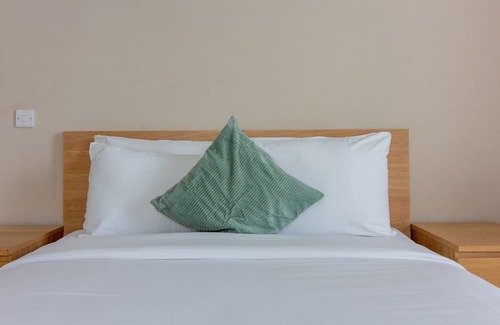 Dundrum Apartment | Family-Friendly Getaway at GuestReady - Serene Rosy