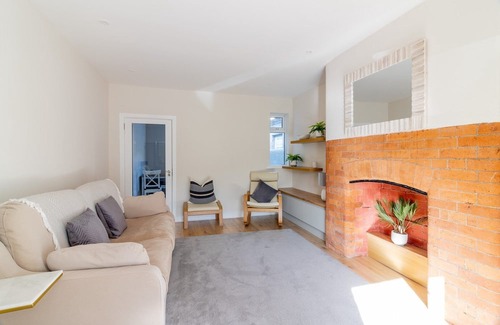 Donnybrook House | Unwind at GuestReady - Cosy Retreat with Family Amenities