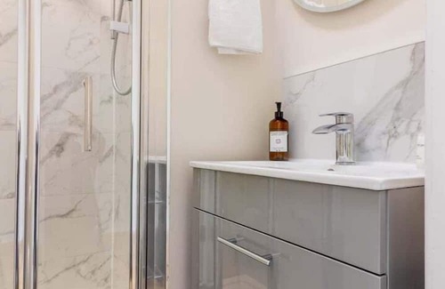 Donnybrook House | Unwind at GuestReady - Cosy Retreat with Family Amenities