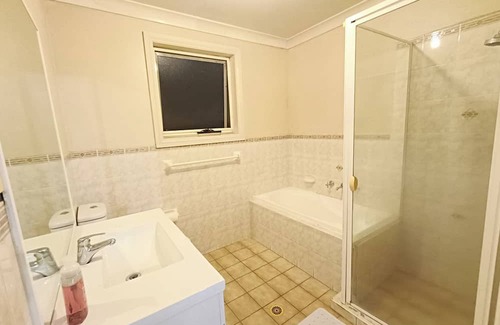 Greystanes House | Cozy Graystanes Home with Garage - Perfect for Families