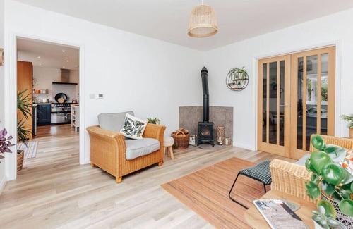 Henley House | Discover TheTulips: Ideal 4-Bed Retreat for Henley Regatta