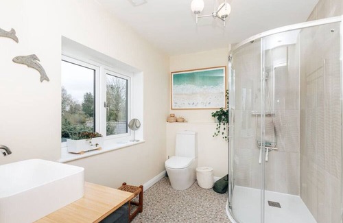 Henley House | Discover TheTulips: Ideal 4-Bed Retreat for Henley Regatta