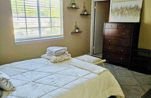 Mobile Condo | Experience Comfort at Layla’s Haven in Mobile
