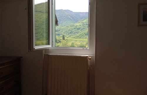 Saint-Pe-de-Bigorre House | Picturesque Village Home with Mountain Views and Kitchen