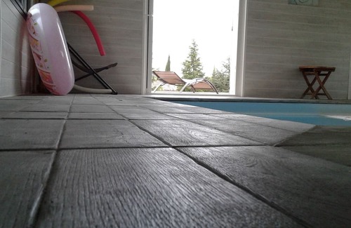 Aurel Apartment | Charming Gite for 4 with Private Indoor Pool Access