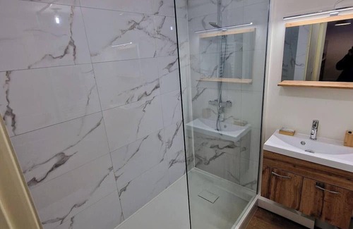 Centre Ville Apartment | Modern Apartment with Free Private Parking & Pet-Friendly Stay