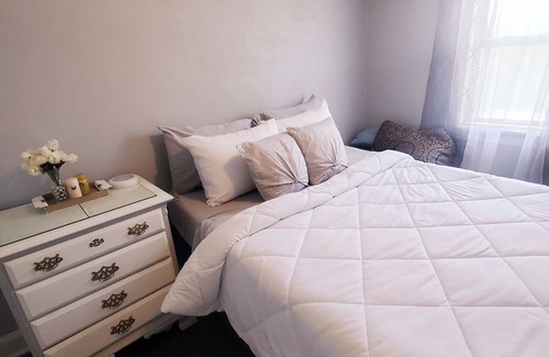 Indianapolis House | Prime 2 Bedroom Stay Minutes From Downtown Indy!