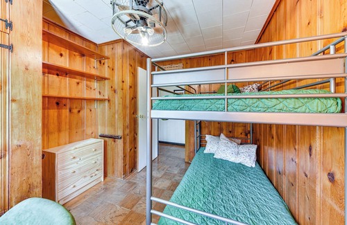 Fox Lake House | Inviting Lake Pistakee Getaway with Kayaks & Patio Fun
