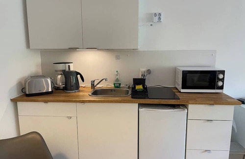 Westend Apartment | Cozy Apartment in Berlin Neu-Westend, Near Messe & Stadium