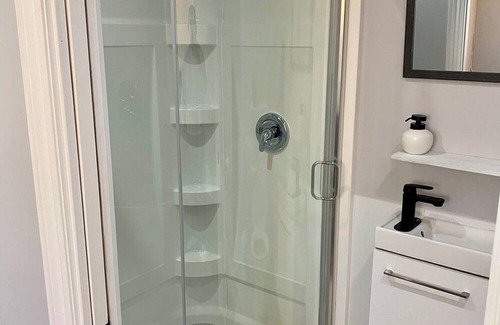 Halifax Apartment | Relaxing 1BR Guest Suite with Hot Tub in Halifax