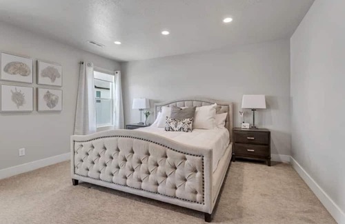 Snowbird House | Charming New Summit Home with Spa and Hot Tub in Lehi