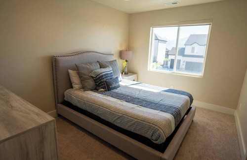 Snowbird House | Charming New Summit Home with Spa and Hot Tub in Lehi