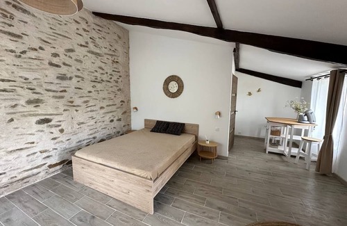 Le Busseau Bed & Breakfast | Stay at Chambres D'hôtes ''sous L'ombre DES Mimosas''
