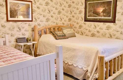 North Penobscot House | Serene Retreat at Smith Pond: Pet and Child Friendly Escape