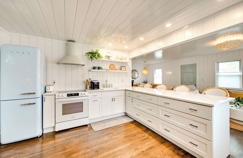 Westbrook Center House | Beachfront Westbrook Retreat with Patio and Ocean Views
