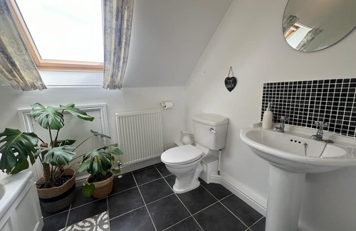 Felinwynt Cottage | Serene Family Retreat with Ocean Views, Steps to the Beach