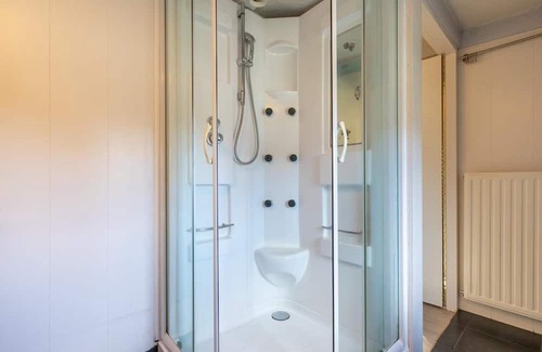 Biggekerke Ski Chalet | Discover Relaxation at 'De Weide Blick' in Biggekerke