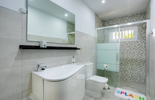 La Gaspara House | Experience 'Chalet Calancha': Mountain Views & Family-Friendly Amenities
