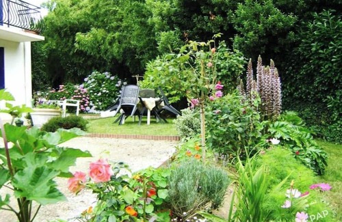 Auray House | Family-Friendly Getaway at Vrbo Property for Memorable Stays