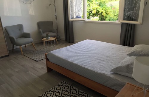 Auray House | Family-Friendly Getaway at Vrbo Property for Memorable Stays