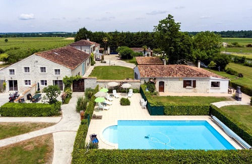 Brives-sur-Charente Apartment | Relax at La Treille: Studio with Garden View, Child Friendly