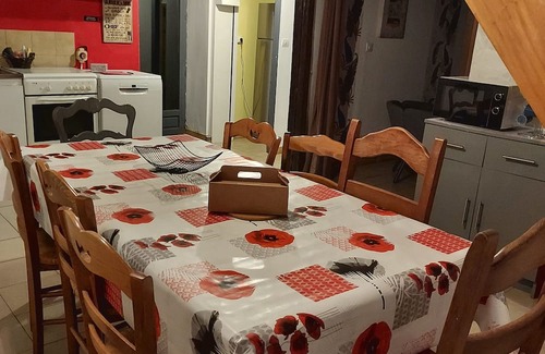 Le Pin House | Relaxing Gîte "Coquelicots": Family-Friendly Retreat