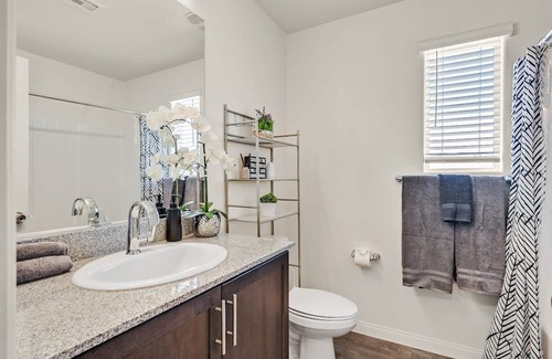 North Las Vegas House | Inviting 3BR Vegas Townhouse with Pool Access & Family-Friendly
