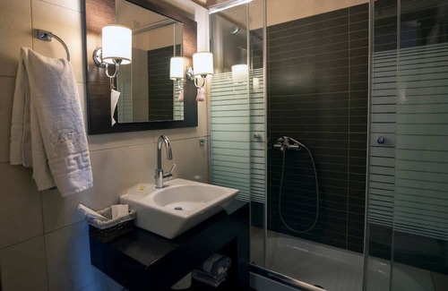 Eptalofos Condo | Eptalofos Guesthouse - Cozy Double Suite with Fireplace