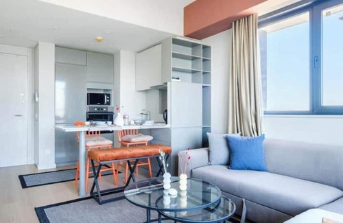 Umraniye Apartment | Stylish 1BD Apartment with Balcony Views & Parking