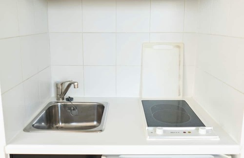 Saint-Mande Apartment | Inviting Studio Near Bois de Vincennes with Great Amenities