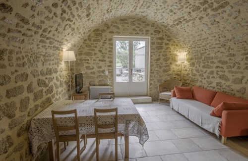 Colonzelle Cottage | Cozy Cottage 'Voûte' with Pool, Terrace & Wi-Fi Access