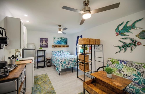 North Fort Myers Apartment | Tropical North Fort Myers Studio with Pool & Ocean Views