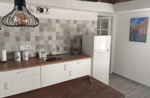 Villa de Mazo House | Pet-Friendly Escape with Hot Tub and Kitchen Amenities