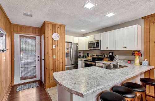 Salem Villa | Family-Friendly 703 Captains Walk with Pool and Kitchen