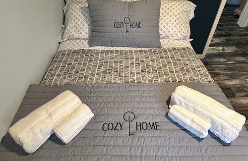 Farmingville House | Discover The Cozy Manor of Farmingville: Pet Friendly Retreat