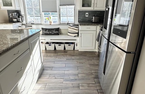 Farmingville House | Discover The Cozy Manor of Farmingville: Pet Friendly Retreat