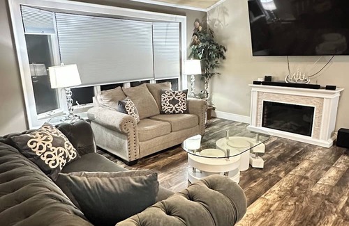 Farmingville House | Discover The Cozy Manor of Farmingville: Pet Friendly Retreat