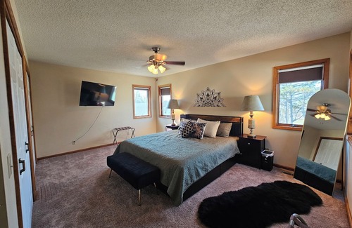 Elizabeth House | Relax at The Willow Zen Sanctuary with Private Sauna & Tub