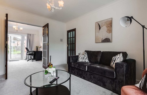 Bamber Bridge House | Serenity: 3 Bedrooms with Free WiFi & Family Amenities
