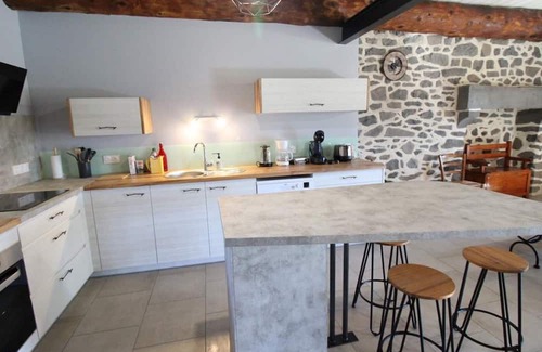 La Chapelle-d'Alagnon Cottage | Inviting Gite La Chapelle-d'Alagnon with Spa & Family Amenities
