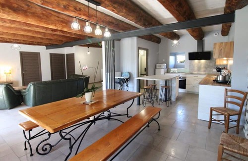 La Chapelle-d'Alagnon Cottage | Inviting Gite La Chapelle-d'Alagnon with Spa & Family Amenities