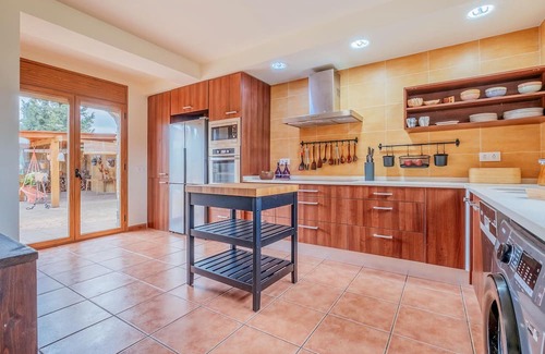 Argentona House | Look forward to this spacious and special stone villa with pool.